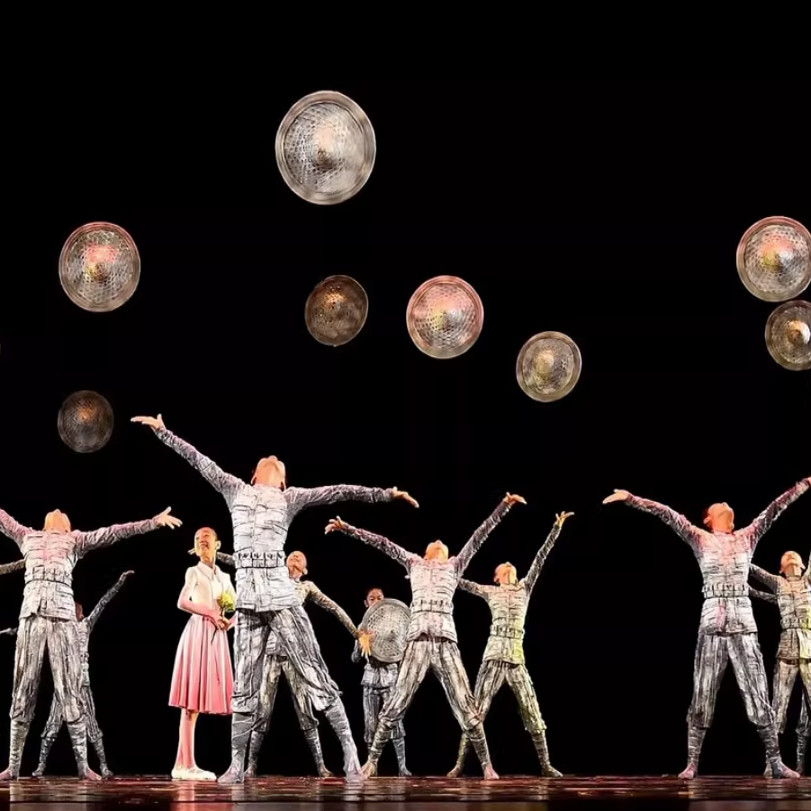 穿过红色的光演出服装同款斗笠儿童表演舞蹈道具第十三届小荷风采