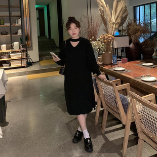 胖MM300斤大码慵懒风V领镂空针织毛衣裙百搭显瘦长短款秋冬连衣裙