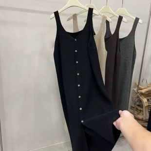 2025冬季新款V领针织吊带裙300斤大码气质百搭叠穿开衫马甲连衣裙