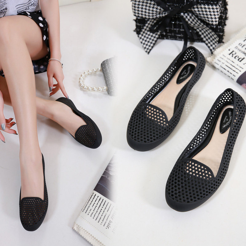 Nurse shoes summer genuine leather Vamp Flat bottom Sandals ventilation white soft sole Flat heel Hollow Deodorant Crocsin the Women's Shoes, Sandals  category - from Buy2taobao.com to provide professional Taobao agent buy service
