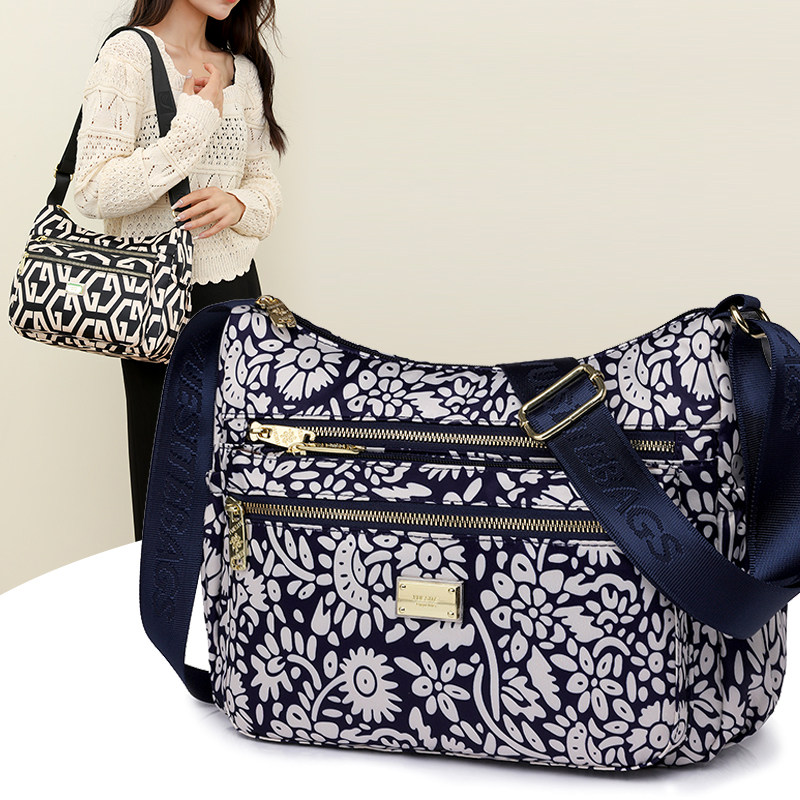 女士包包斜挎包中年大容量妈妈包2026新款百搭小背包尼龙布单肩包