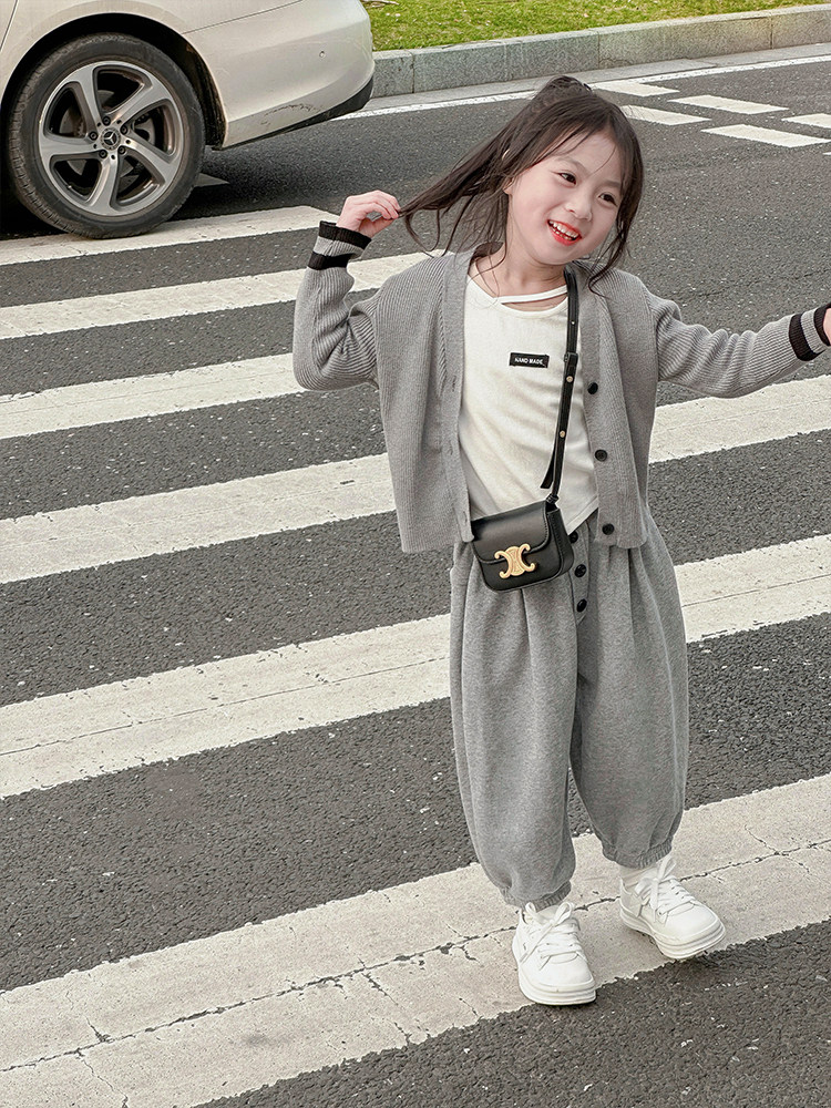 66 공주 소녀 니트 자켓 2024 새로운 스타일 소녀 탑 유행 유행 아동 의류 아동 봄 가을 가디건