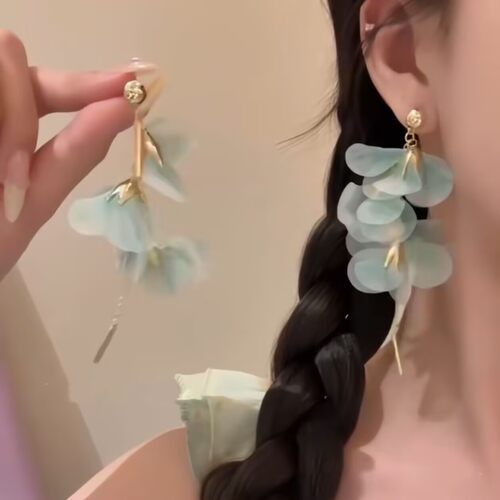早春森系花朵耳钉绿色花瓣流苏