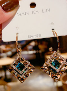 925银针菱形方块耳环女潮韩国气质百搭C形耳坠蓝色水晶耳钉耳饰女