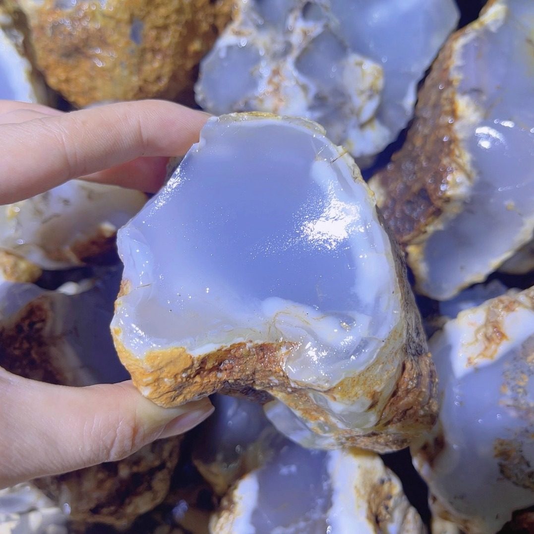 非洲海洋玉髓原石冰飘花白玉髓手镯摆件毛料鱼缸造景花盆铺面奇石