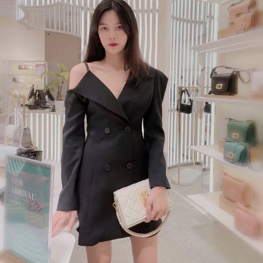 代购20秋款迪桑娜品牌女包 菱格链条包  8203017512