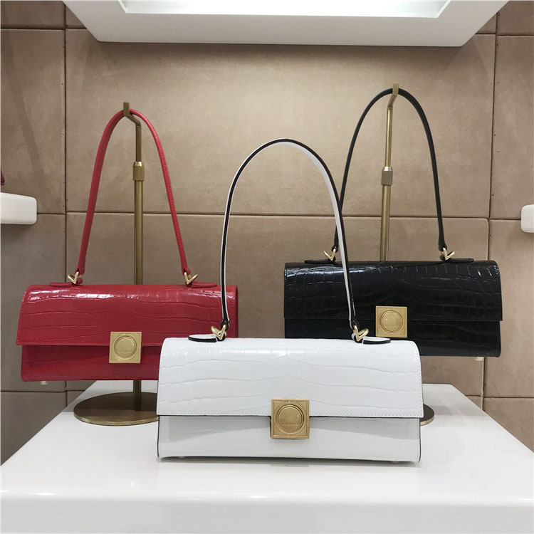 新款迪桑娜dissona女包专柜正品腋下包 强力磁场 8204015802