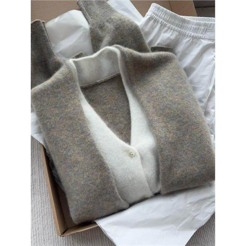 CHAO级！老钱风撞色羊毛假俩件毛衣女秋季松弛感显瘦针织开衫