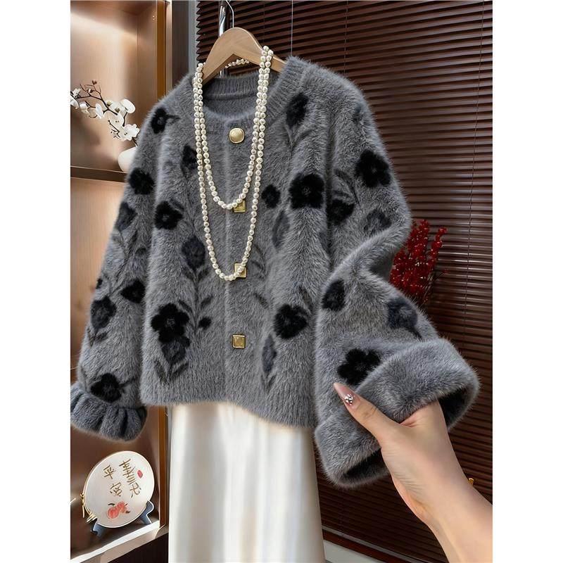 美式高级感复古慵懒风灰色针织开衫时尚花朵刺绣圆领宽松短款外套,女装/女士精品,常规大码外套,淘宝优惠券,粉丝福利购,淘宝优惠卷