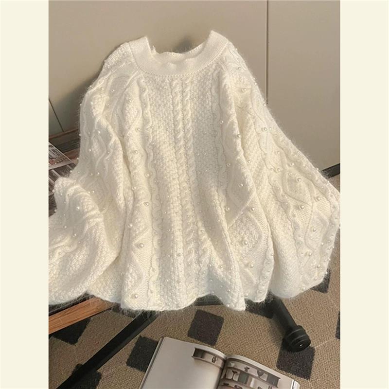 今年流行宽松慵懒松弛感麻花针织衫设计感白色珍珠粗针毛衣女秋