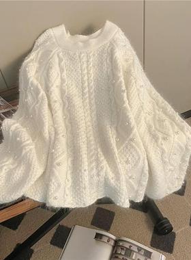 今年流行宽松慵懒松弛感麻花针织衫设计感白色珍珠粗针毛衣女秋