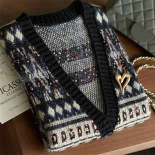 腔调很有feel 羊毛针织背心Q05048 闪丝混织复古几何提花短款