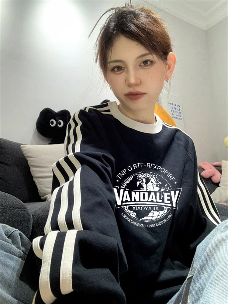 国潮韩版三条杠卫衣2026新款秋季宽松圆领时髦别致女慵懒风厚外套