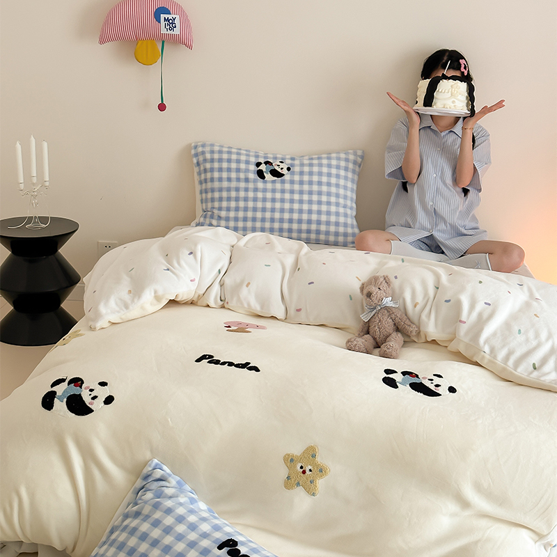 可爱毛巾绣牛奶绒四件套