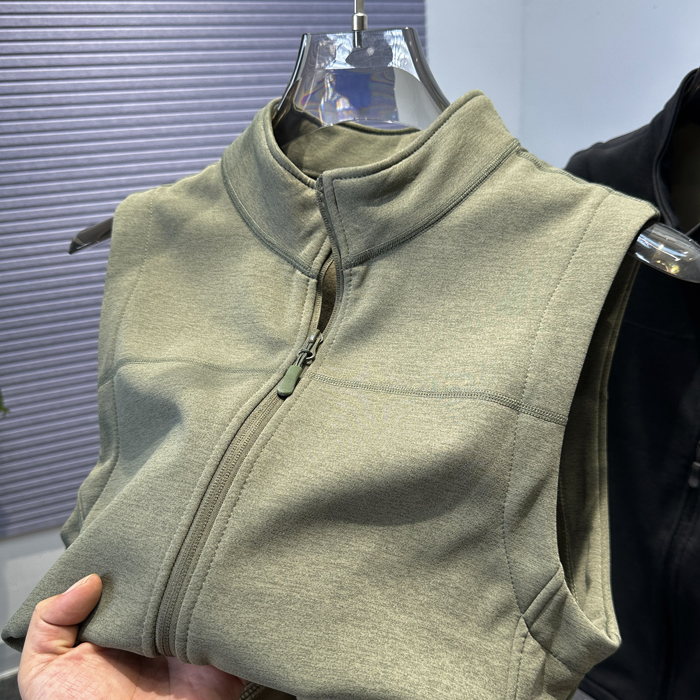 迪桑特奥利绒加绒加厚马甲男