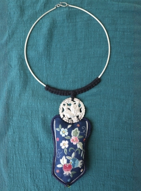 复古民族风刺绣苗银吊坠项圈女