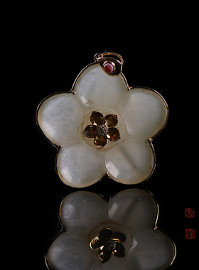 精雕寓意吉祥时尚风项链玉坠