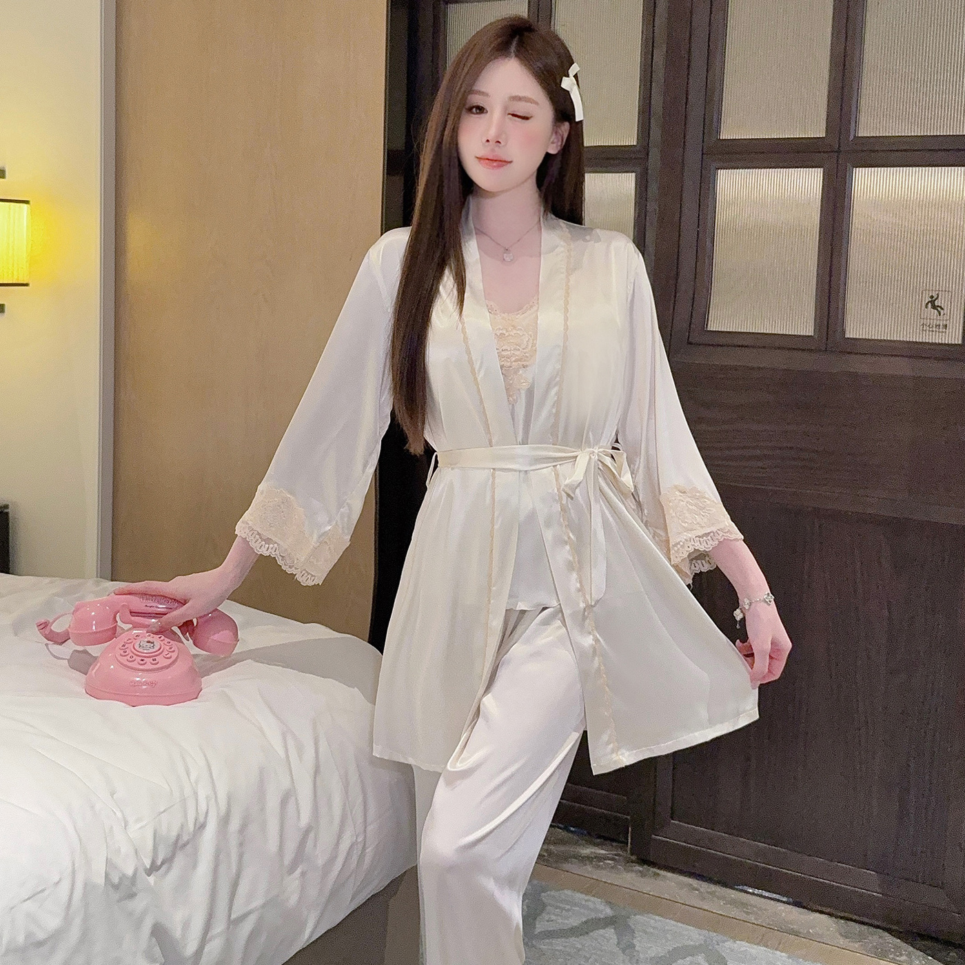 仿真丝女士睡衣遮胸防凸点居家服