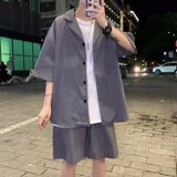 灰色