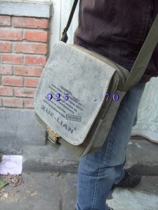 男士单肩小包 帆布小挎包男竖款绿色休闲包单肩斜挎简单小帆布包