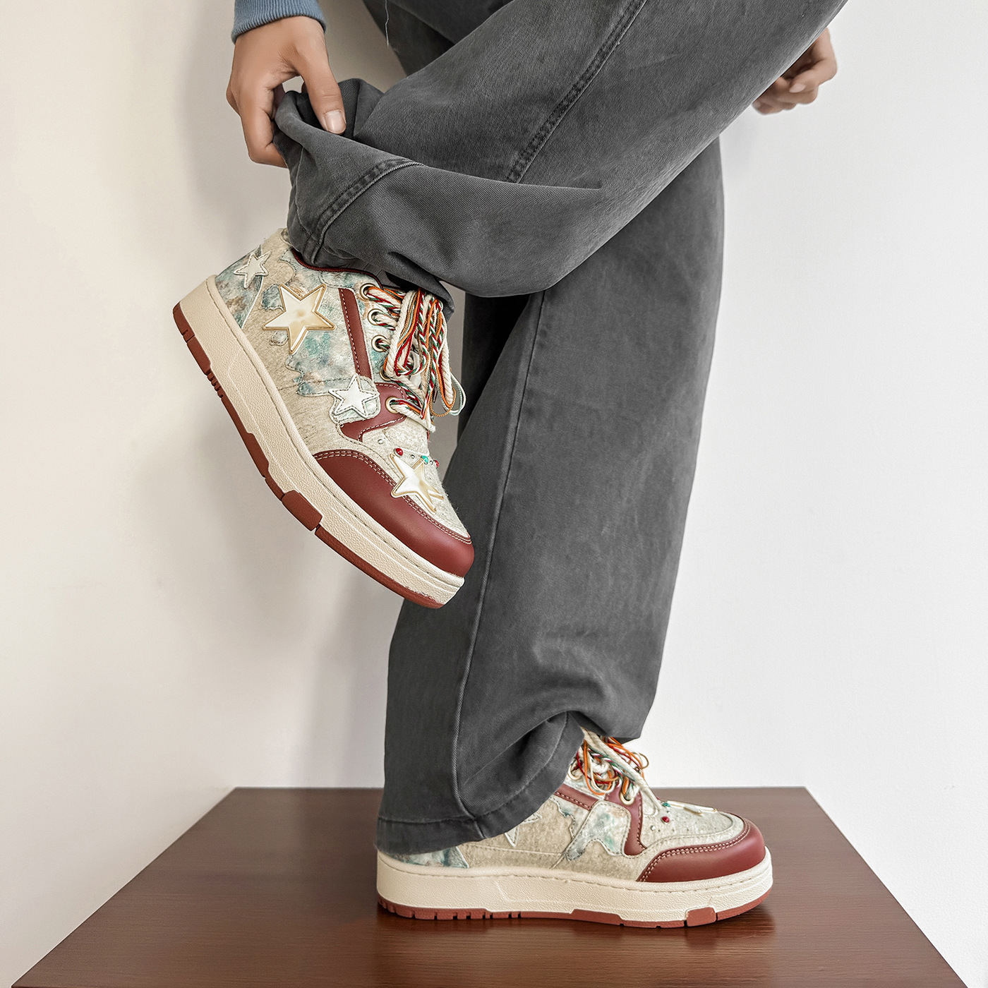 A258-HU8922-P138小众龙年限定星星鞋情侣面包鞋经典运动休闲板鞋，男鞋休闲鞋，电商A258