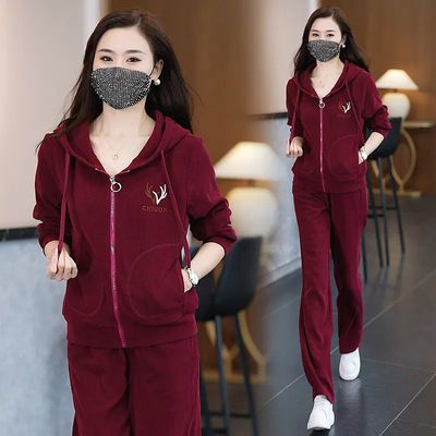 新款冬装休闲秋冬加绒高档中年妈妈卫衣洋气中老年人运动服套装女