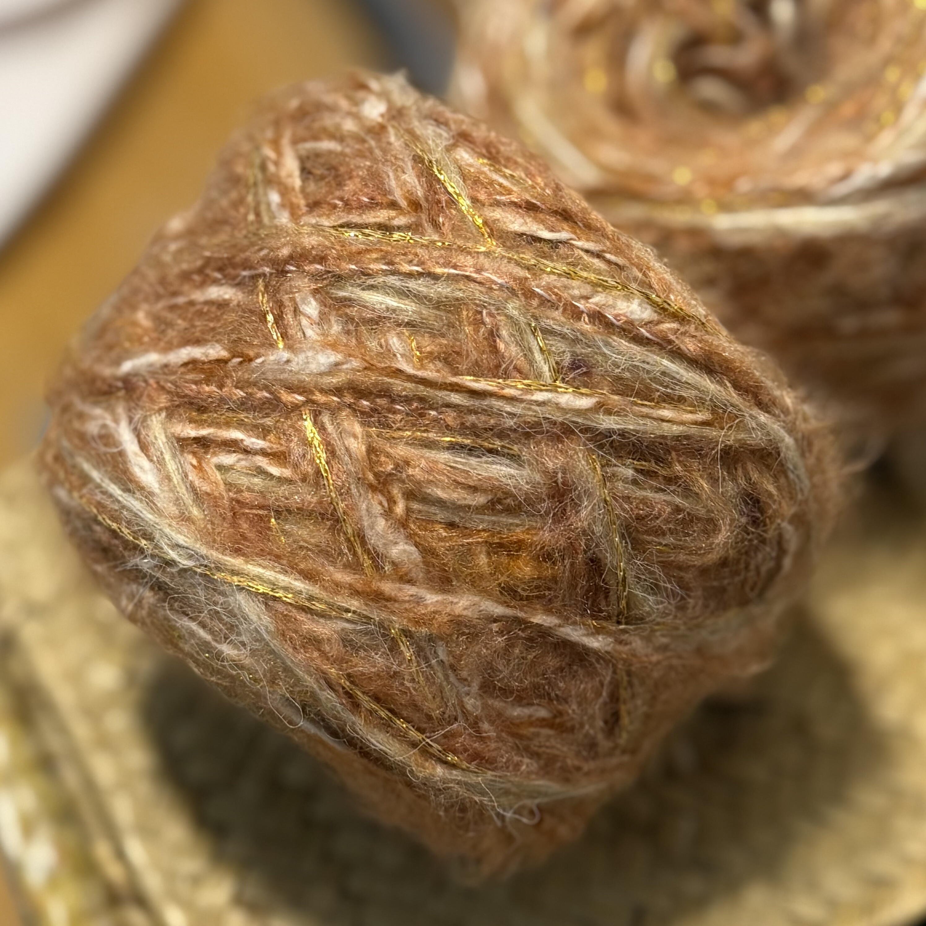 美拉德复古浅金桔调羊毛手混线外套发卡衣服包围巾手工毛线团