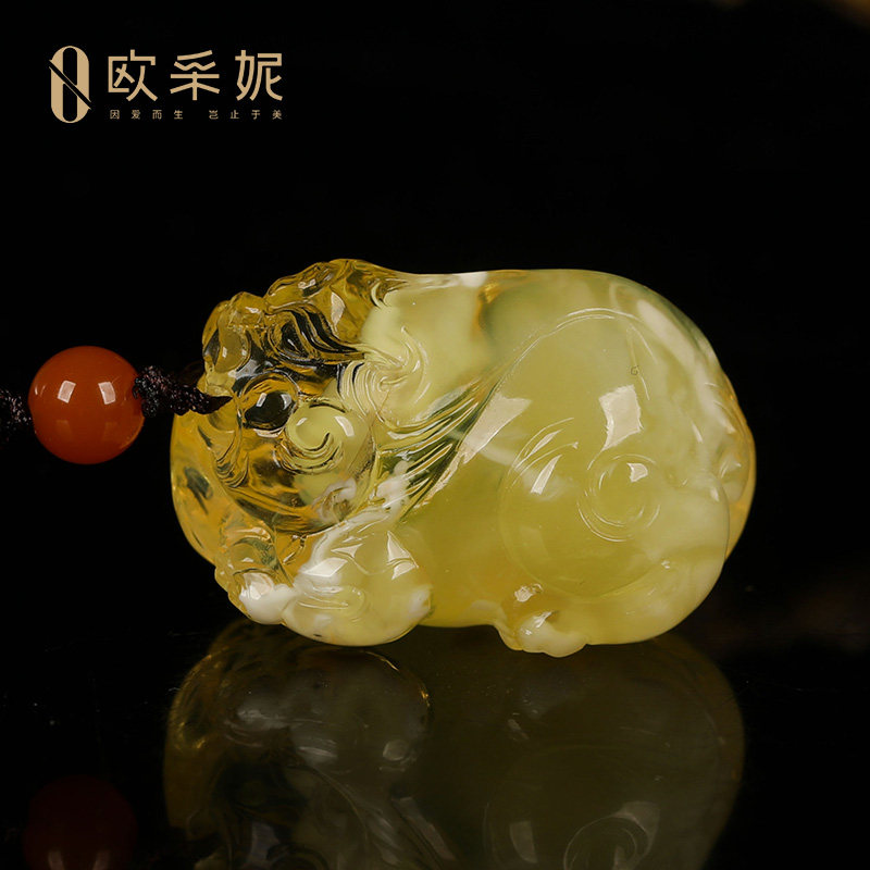 欧采妮原石蜜蜡貔貅吊坠