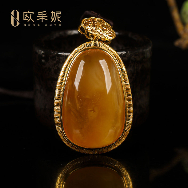 欧采妮蜜蜡吊坠天然琥珀原石带皮色鸡油黄随型银镶毛衣挂坠孤品