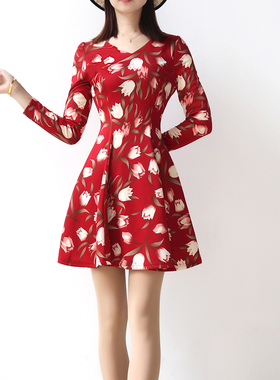 2023秋冬女小个子碎花打底长袖连衣裙a字裙中裙短裙红色v领裙遮腹