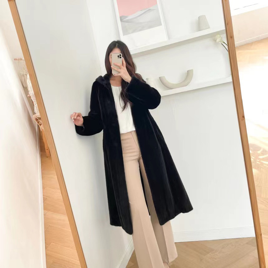 华洋韩版貂皮大衣女中长款2025新款皮毛一体连帽外套冬保暖仿皮草