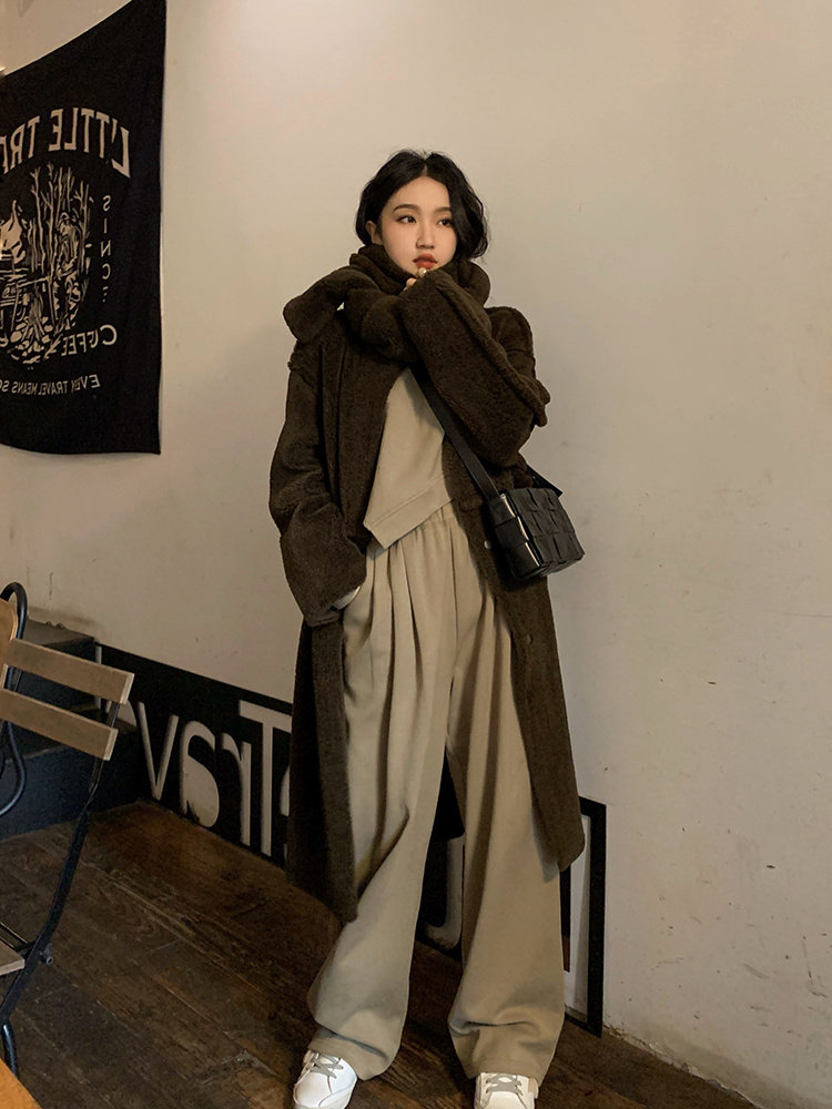 가을 새로운 스타일의 게으른 녹색 불규칙한 운동복 캐주얼 투피스 세트 외국 스타일의 여성을위한 미국의 느슨한 스포츠 정장