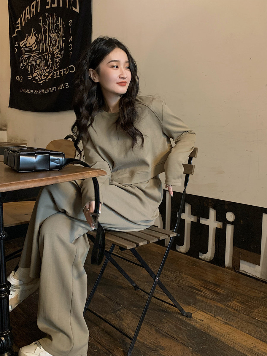 가을 새로운 스타일의 게으른 녹색 불규칙한 운동복 캐주얼 투피스 세트 외국 스타일의 여성을위한 미국의 느슨한 스포츠 정장