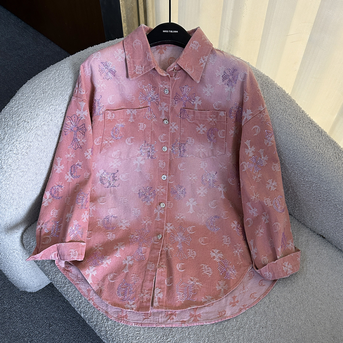 2025秋季重工新款烫钻十字架长袖牛仔衬衫外套女宽松休闲时尚上衣,女装/女士精品,衬衫,淘宝优惠券,粉丝福利购,淘宝优惠卷