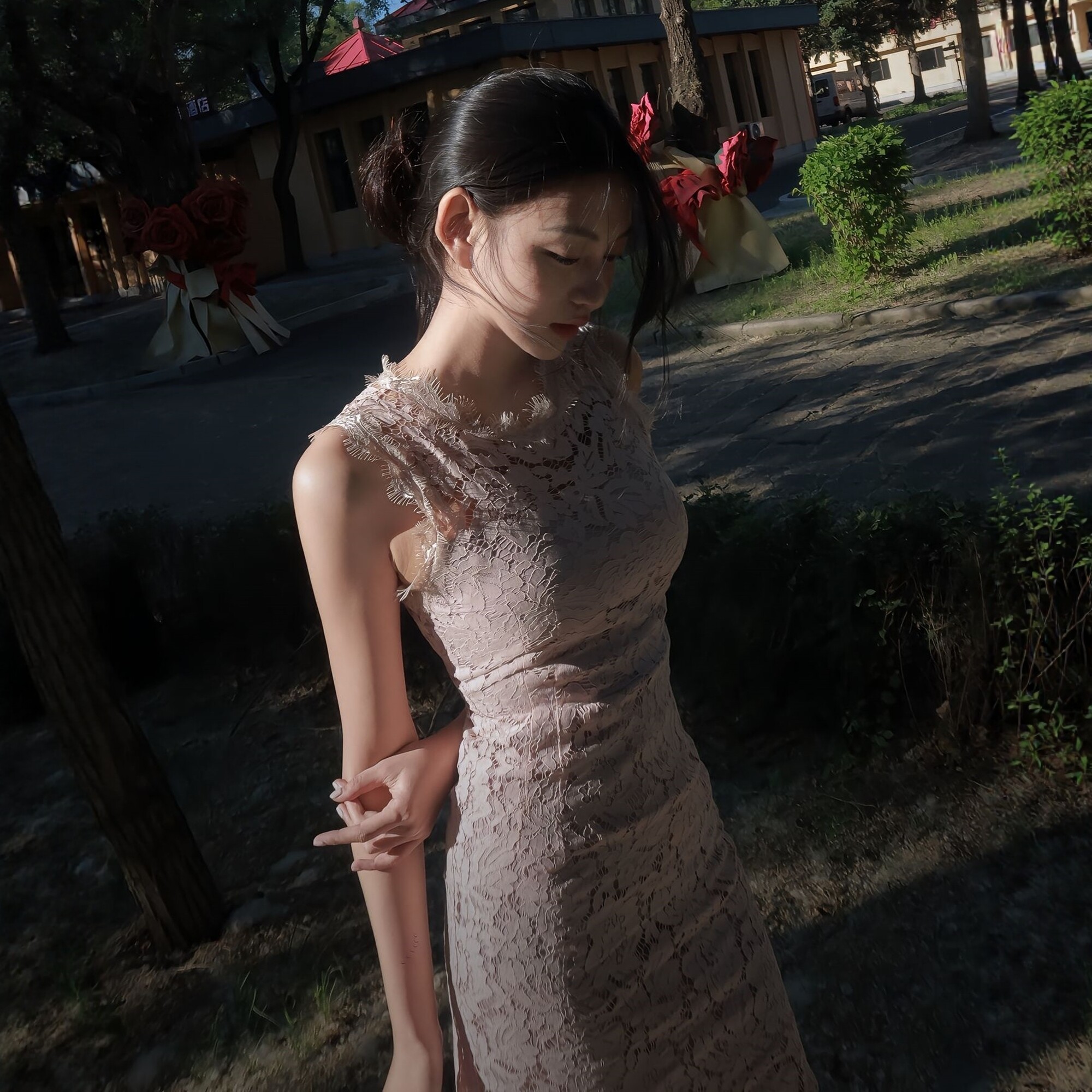 Jennie裸粉色蕾丝无袖连衣裙女夏