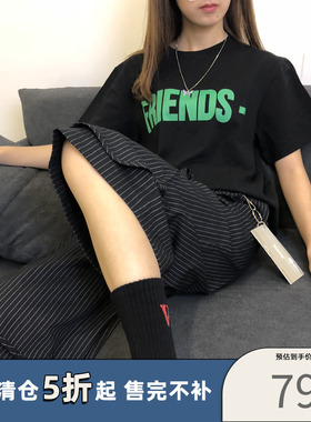 VLONE POP UP限定黑橙大V FRIENDS字母中筒袜