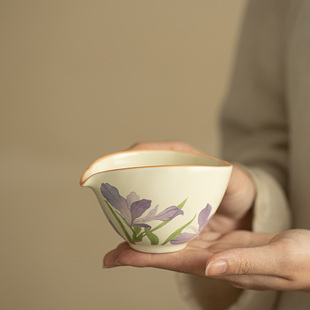 米黄鸢尾花公道杯家用陶瓷分茶器茶海功夫茶道配件精致高颜值匀杯