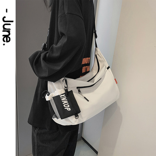 斜挎包男士大容量潮牌单肩包女ins国潮工装包机能风邮差包健身包