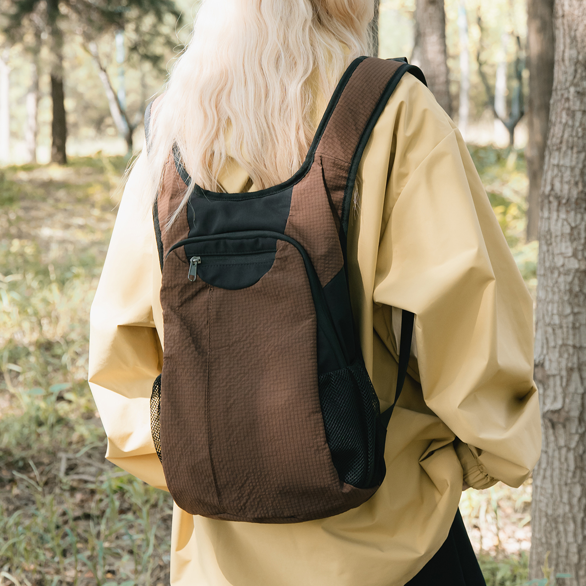 轻量化工装风大容量运动双肩包