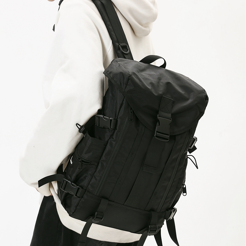 纯色街头机能风大容量百搭双肩包