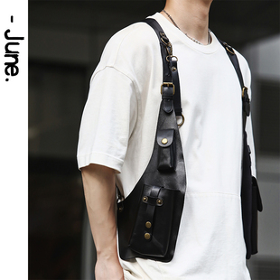 韩国战术马甲包机能风工装胸包夏季穿搭坎肩包pu手机包机车胸包男