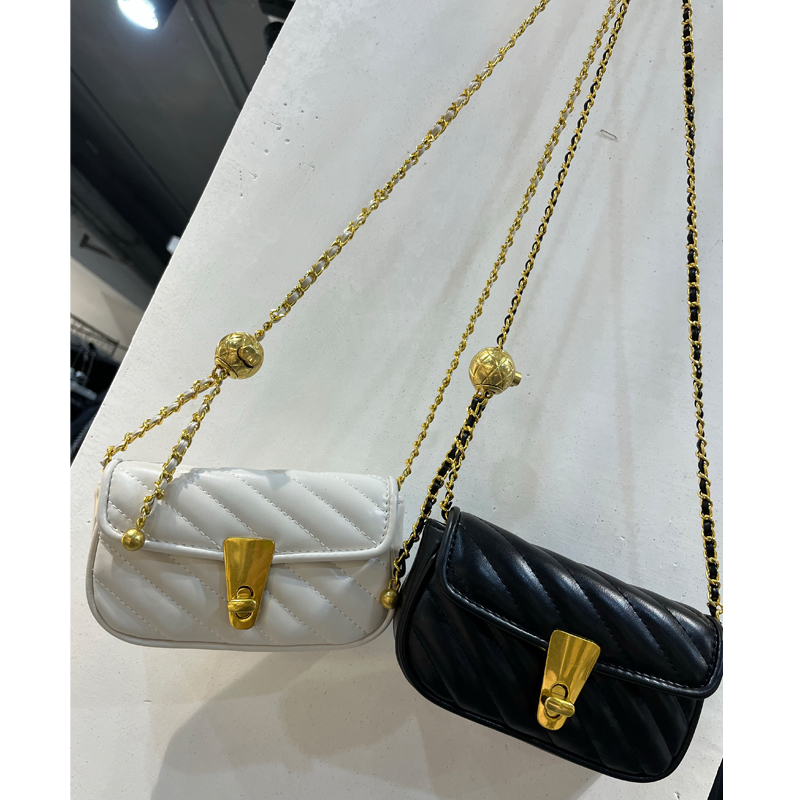 米摄设计款女士挎包7X-6Q82360