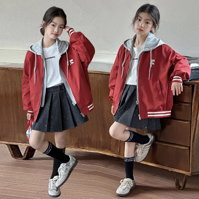 女童秋装红色外套2025新款儿童假两件开衫冲锋衣女大童连帽上衣