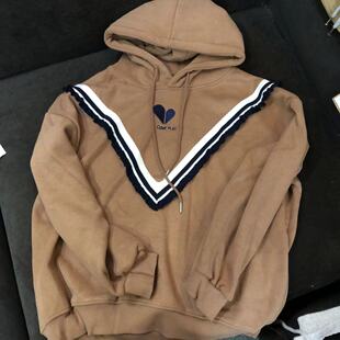 慧慧来自星星女装店 COMMM爱心深V百搭休闲卫衣加绒