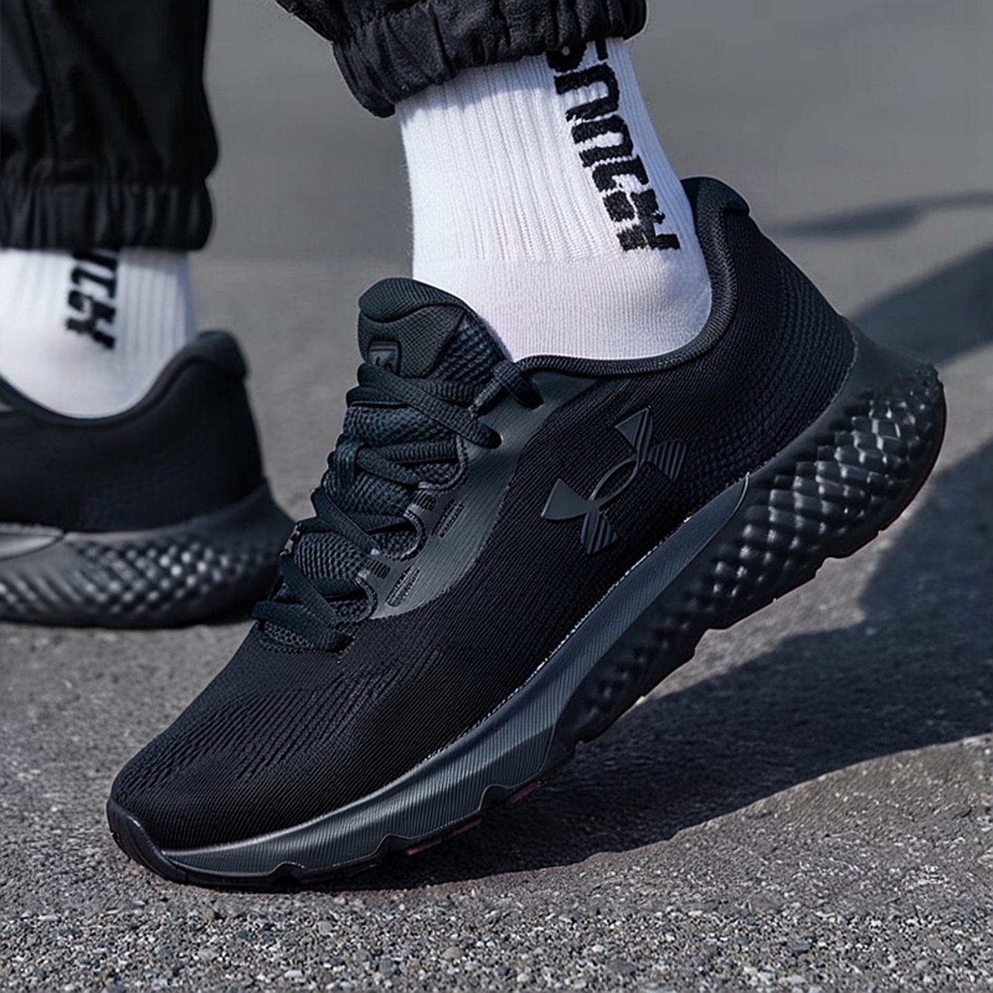 UA安德玛官方跑步鞋男鞋秋季新款黑武士运动鞋健身训练鞋轻便跑鞋