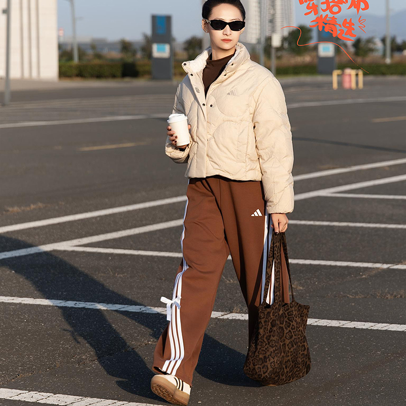 阿迪达斯女装运动套装立领羽绒服三叶草休闲鞋板鞋针织直筒长裤