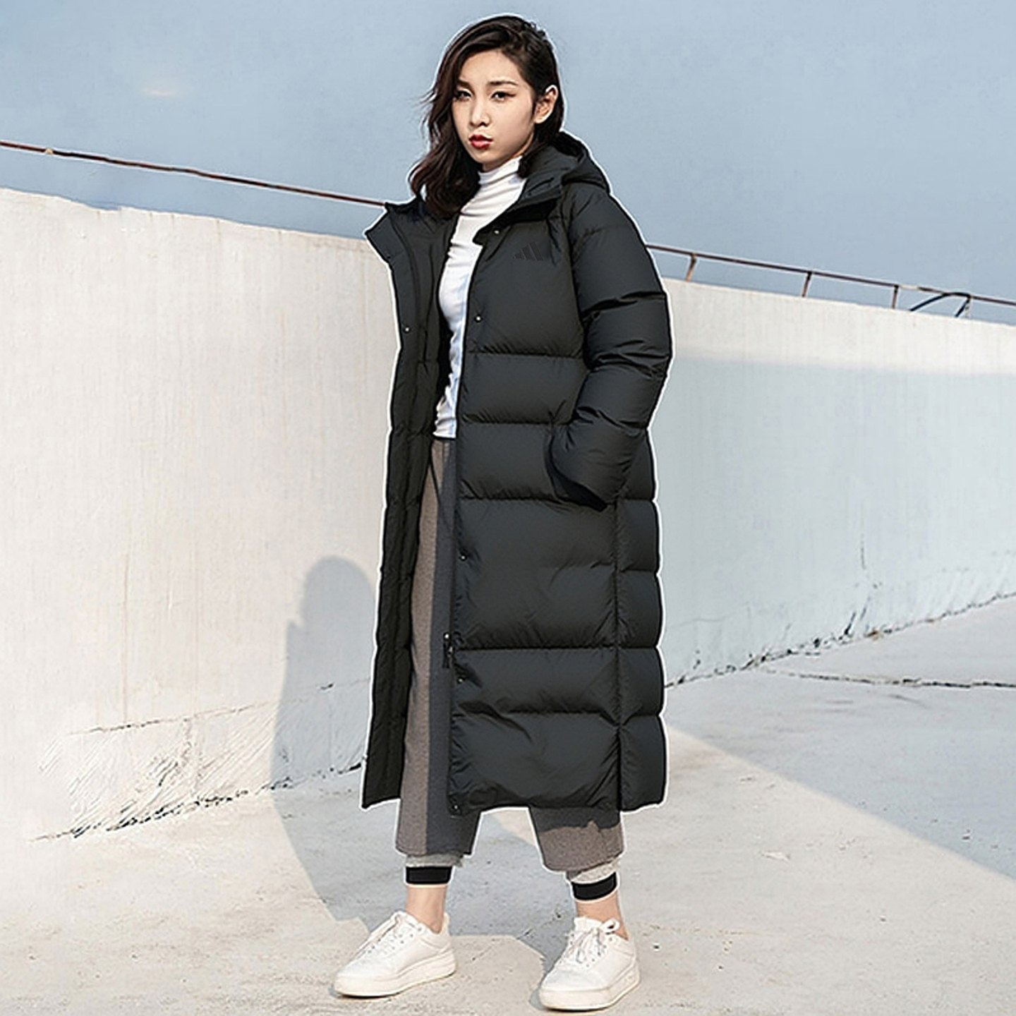 adidas冬季新款女子羽绒服