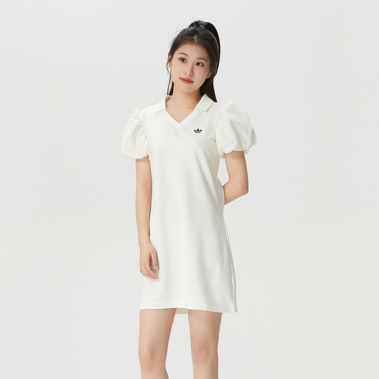 阿迪达斯三叶草泡泡袖连衣裙女2026夏季新款运动裙子针织时尚短裙