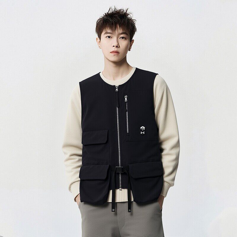 UA安德玛男士休闲马甲男装夏季新款户外跑步运动服男子机能背心