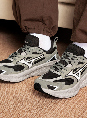 美津浓轻便跑步鞋男鞋2025冬季新款减震训练鞋网面运动鞋ASTRO LS